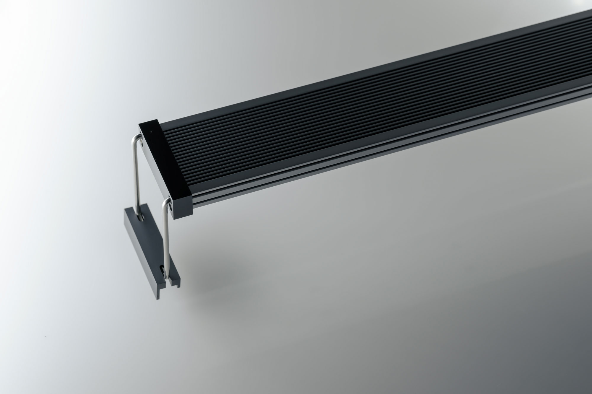 Twinstar B Line WRGB aquarium LED lighting – entry-level design with strong performance for planted tanks